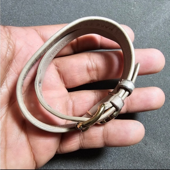 Marc By Marc Jacobs Ladies Quartz Watch Gold Tone Leather Wrap Bracelet Working - Picture 7 of 9